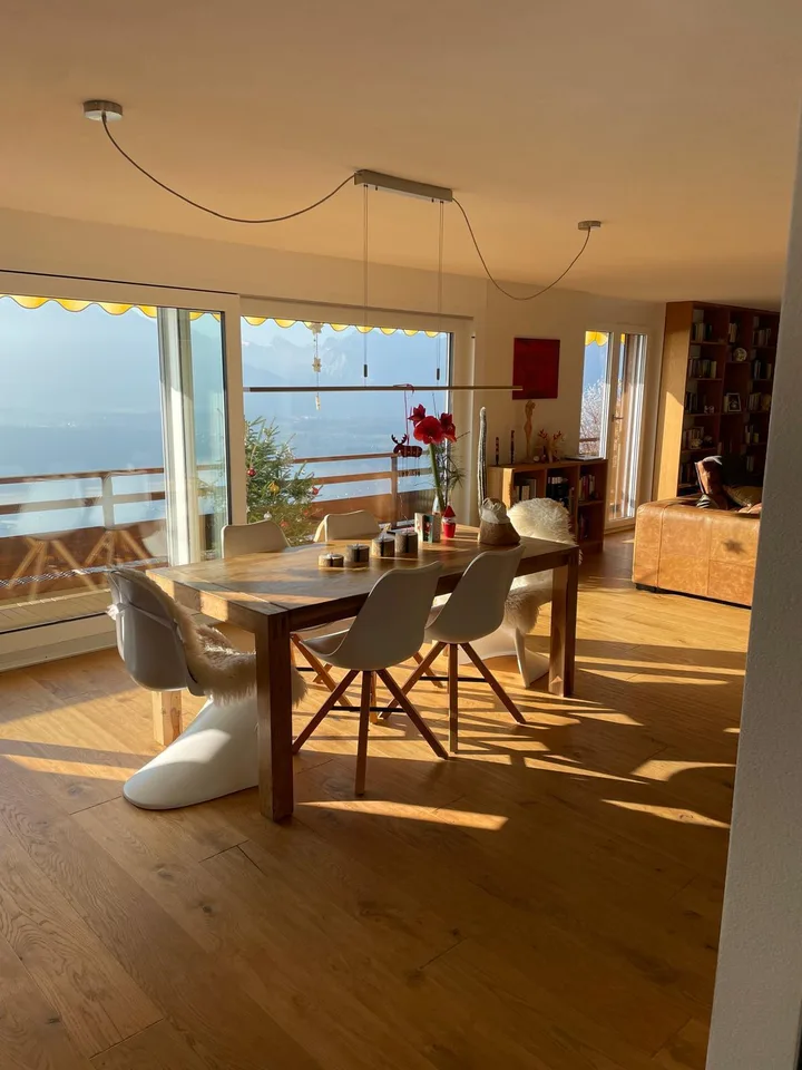 3 ZIMMER-HAUS IN TSCHINGEL OB GUNTEN (BE), MÖBLIERT, TEMPORÄR