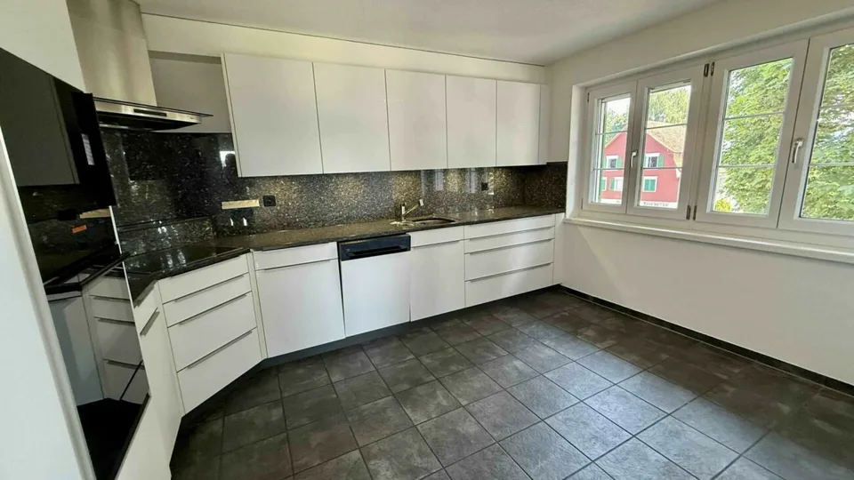 Moderne 5.5-Zimmer-Wohnung an ruhiger Lage