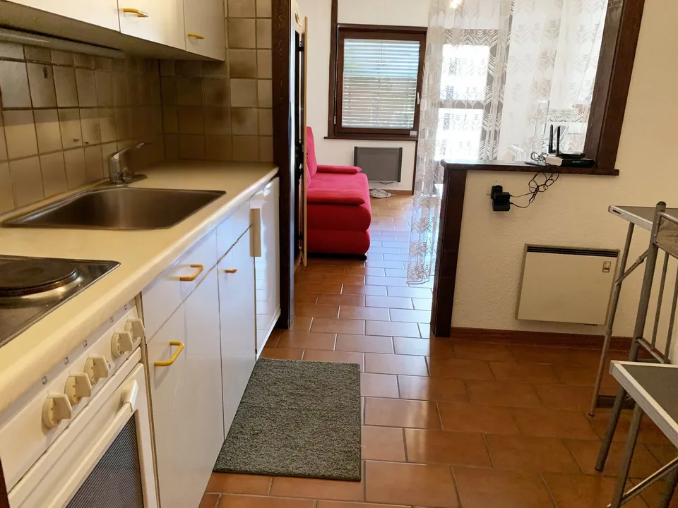 Sierre – Studio mit kleiner privater Stelle vorne und inklusive Parkplatz am Eingang der Stadt