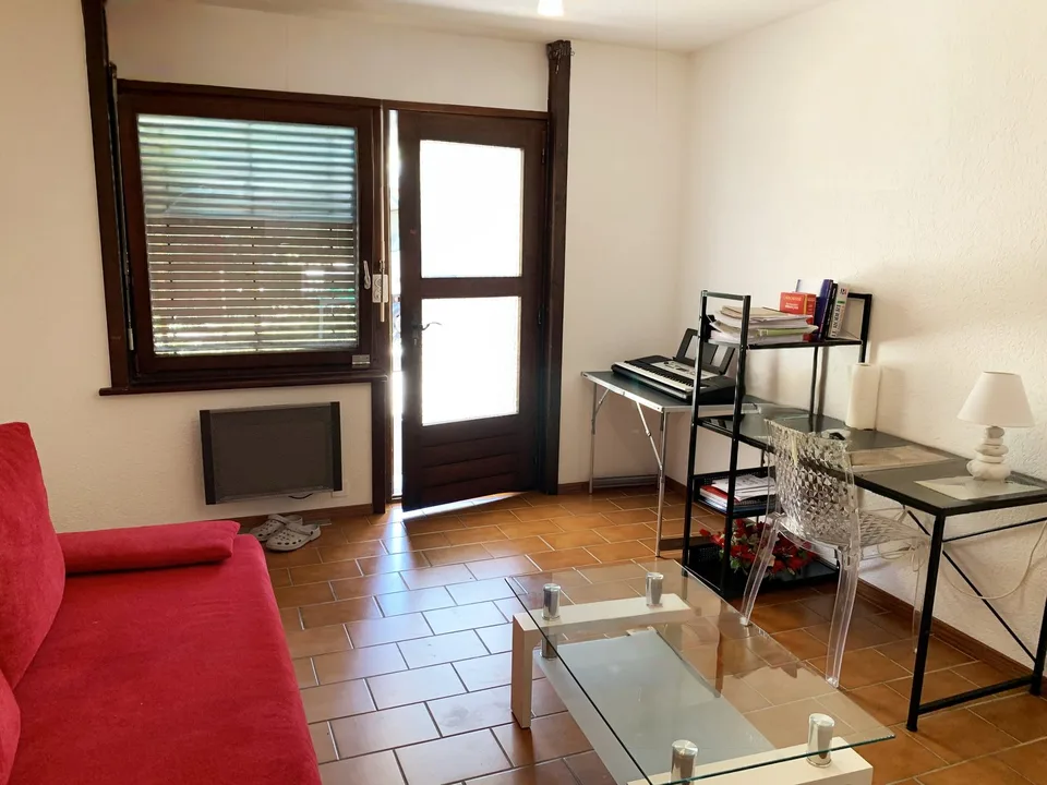 Sierre – Studio mit kleiner privater Stelle vorne und inklusive Parkplatz am Eingang der Stadt