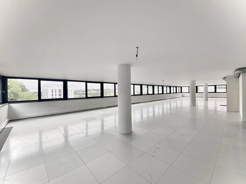 Atelier, laboratoire, locaux neufs de 140 m2 à louer