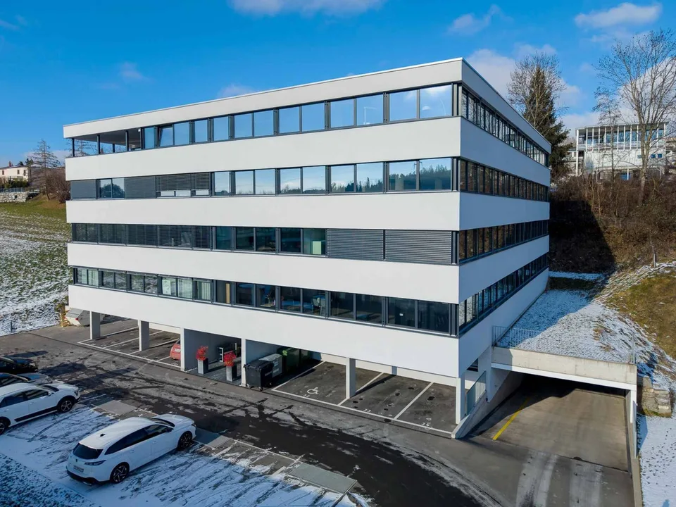 Atelier, laboratoire, locaux neufs de 140 m2 à louer
