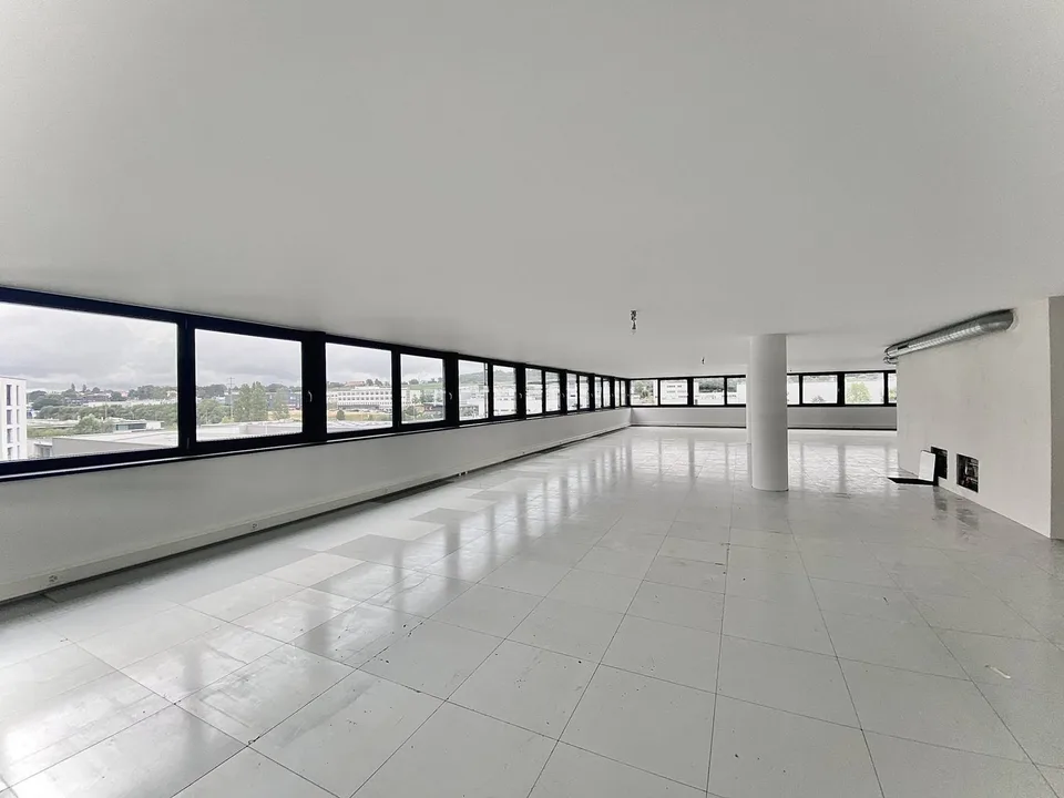 Atelier, laboratoire, locaux neufs de 140 m2 à louer
