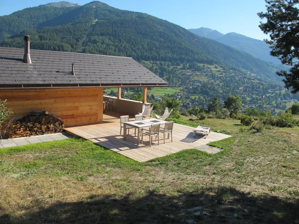 Chalet moderne de 4 pièces avec vue panoramique à Vercorin