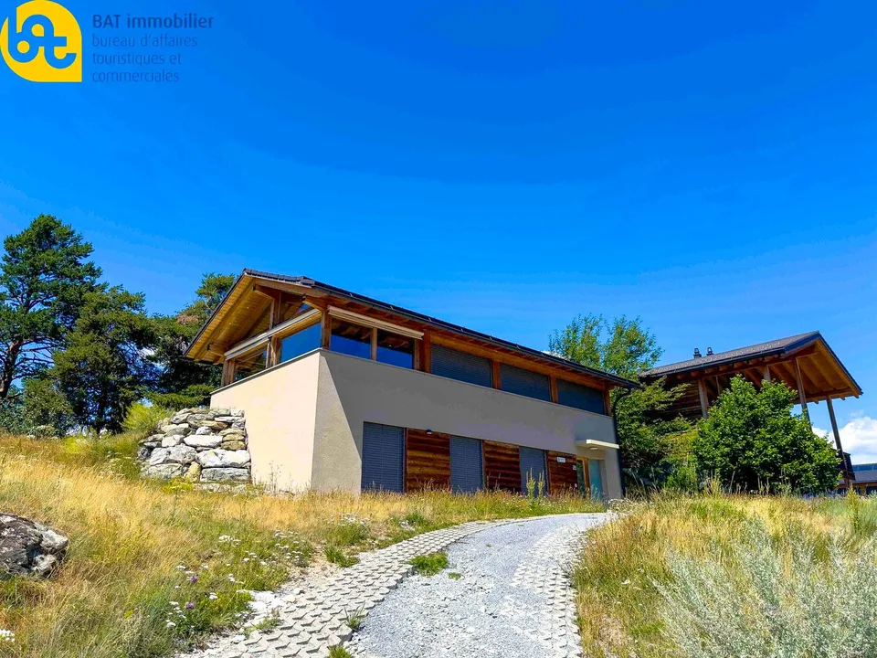 Chalet moderne de 4 pièces avec vue panoramique à Vercorin