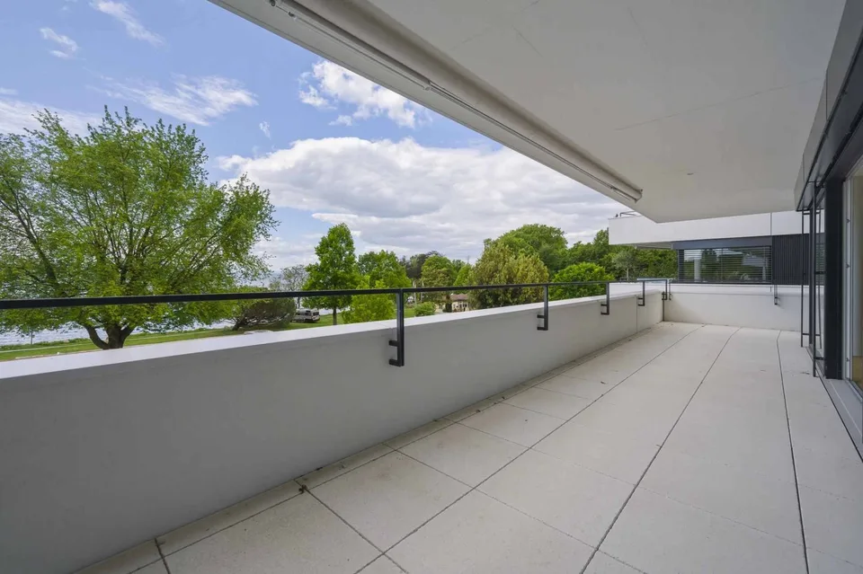 Appartement neuf de standing - 4.5 pièces en angle avec balcon de 76m² - Vue lac