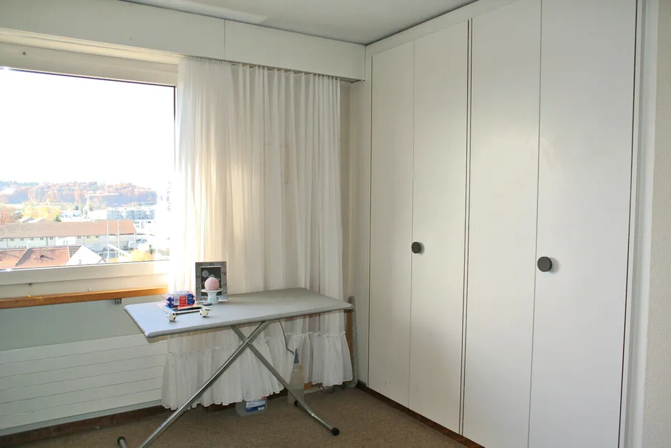 Grosszügige 5.5-Zimmer-Attikawohnung mit Weitblick und Privatsphäre – Foto 11 von 13