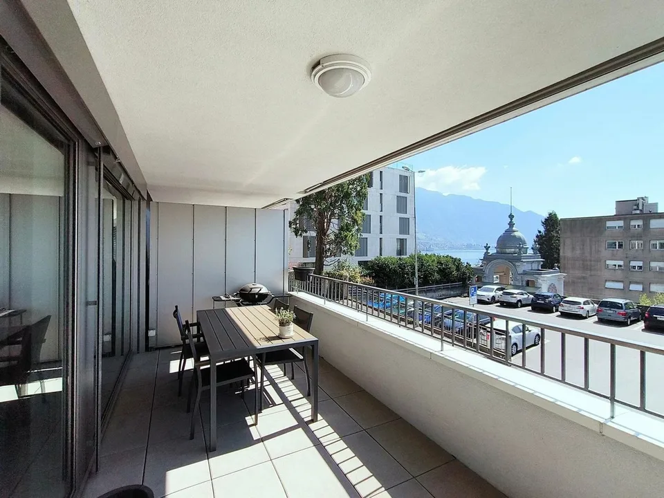 Appartement récent avec grande terrasse et balcon au centre-ville