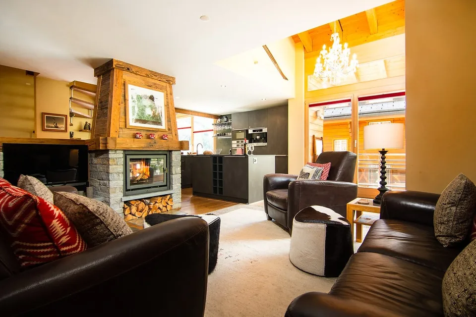 Appartement duplex de 7 pièces avec vue sur la montagne à Saas-Fee