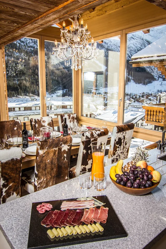 Appartement duplex de 7 pièces avec vue sur la montagne à Saas-Fee