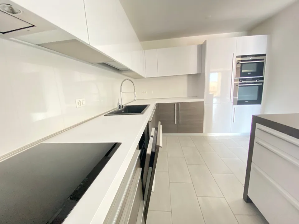 5.5 locali - 225 mq - in posizione dominante – foto 18 di 23
