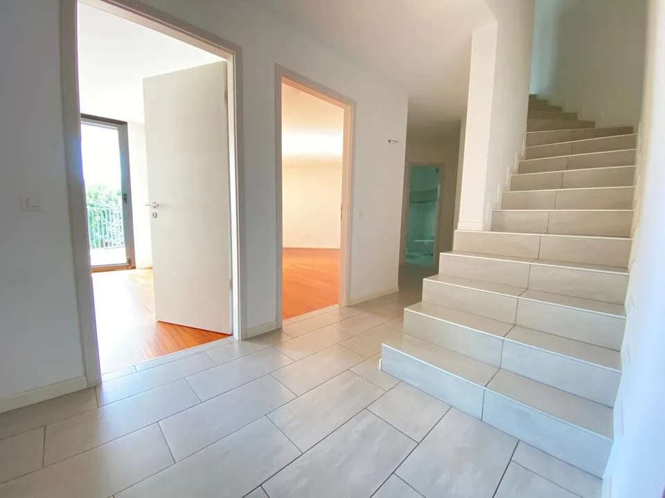 5,5 locaux - 225 m² - en position dominante