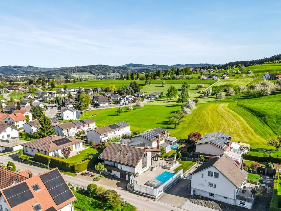 Viel Platz zum Leben: 8.5-Zimmer-Einfamilienhaus in Bernhardzell