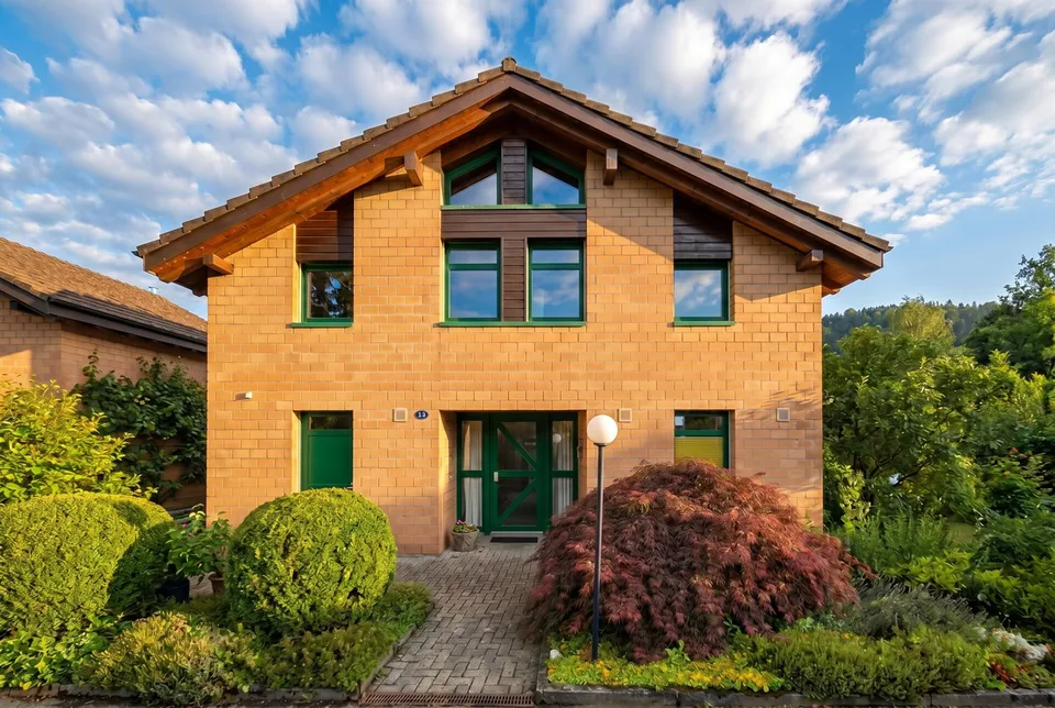 Freistehendes Einfamilienhaus mit grossem Garten an ruhiger Wohnlage