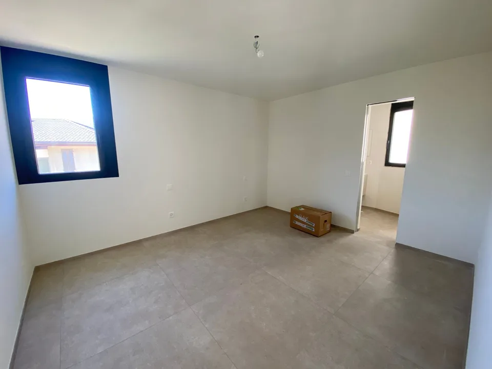 Appartamento moderno con terrazza a Giubiasco – foto 8 di 16