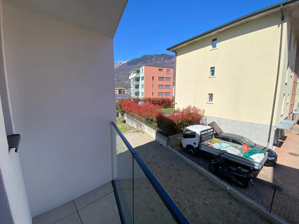 Appartamento moderno con terrazza a Giubiasco – foto 10 di 16