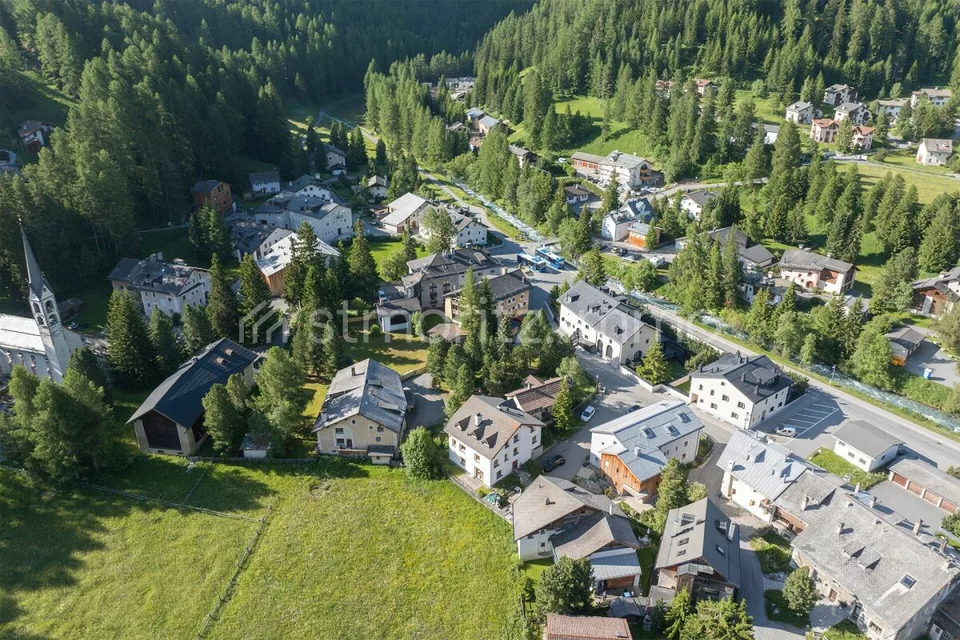 Chesa Surpunt - Freistehende Liegenschaft mit Einliegerwohnung
