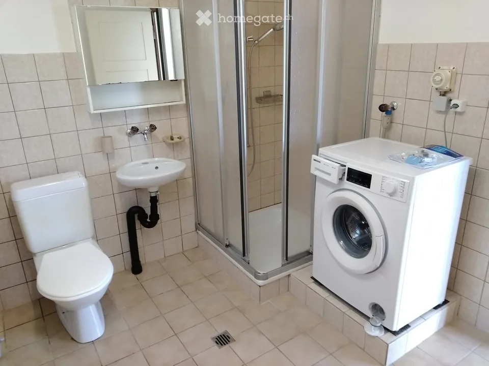 Terreno con casa unifamiliare a sé stante