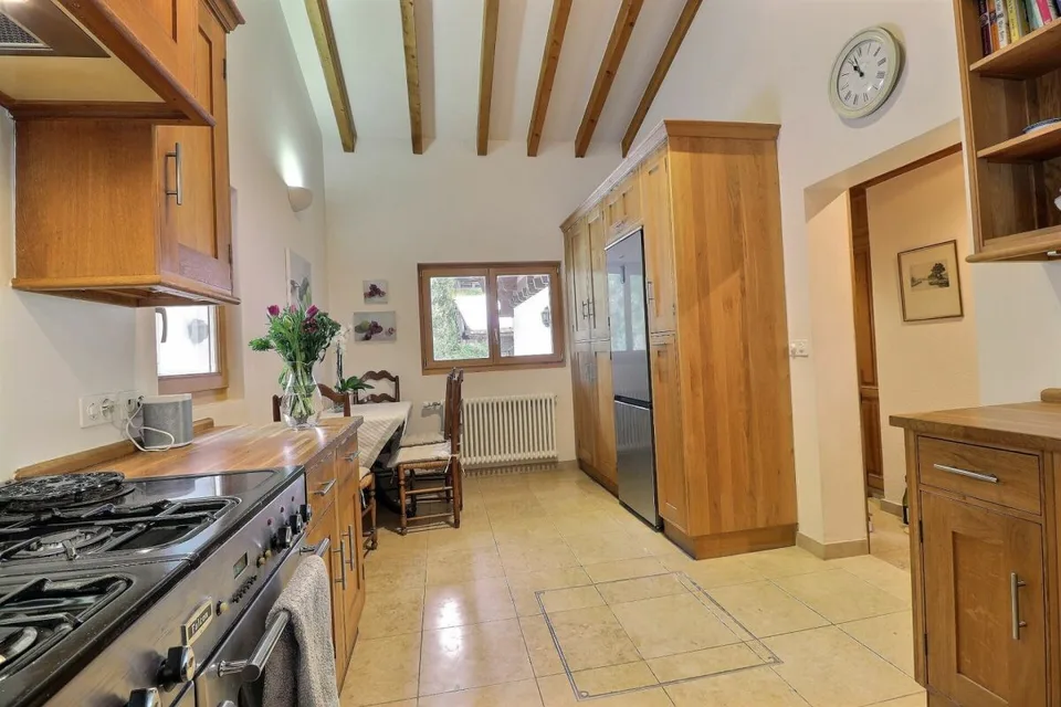 Chalet de 3 étages au Domaine de la résidence avec vue panoramique sur les Alpes. – photo 9 sur 29