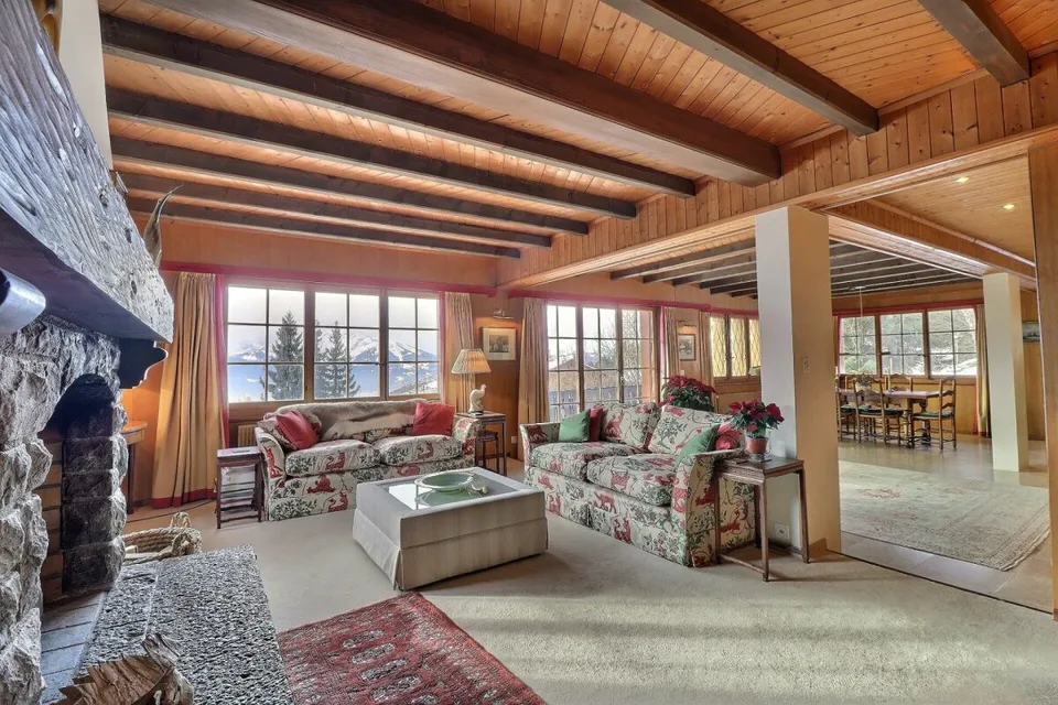 Chalet mit 3 Etagen im Domaine de la Résidence mit Panoramablick auf die Alpen.