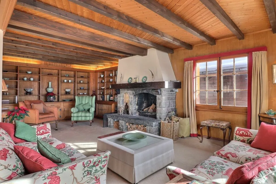 Chalet mit 3 Etagen im Domaine de la Résidence mit Panoramablick auf die Alpen.