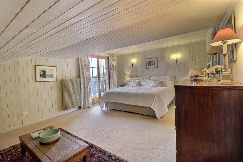 Chalet de 3 étages au Domaine de la résidence avec vue panoramique sur les Alpes. – photo 12 sur 29