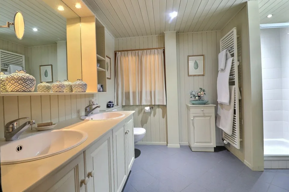 Chalet de 3 étages au Domaine de la résidence avec vue panoramique sur les Alpes. – photo 14 sur 29