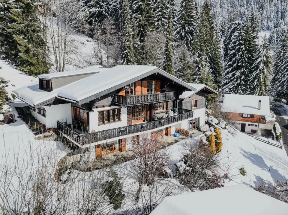 Chalet de 3 étages au Domaine de la résidence avec vue panoramique sur les Alpes. – photo 19 sur 29
