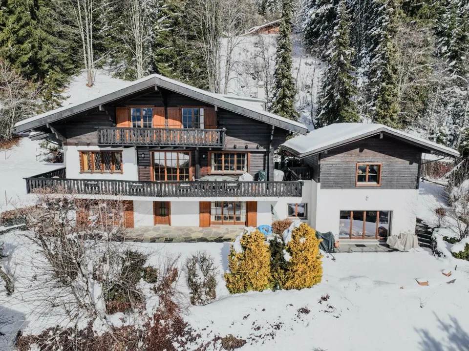 Chalet de 3 étages au Domaine de la résidence avec vue panoramique sur les Alpes. – photo 18 sur 29