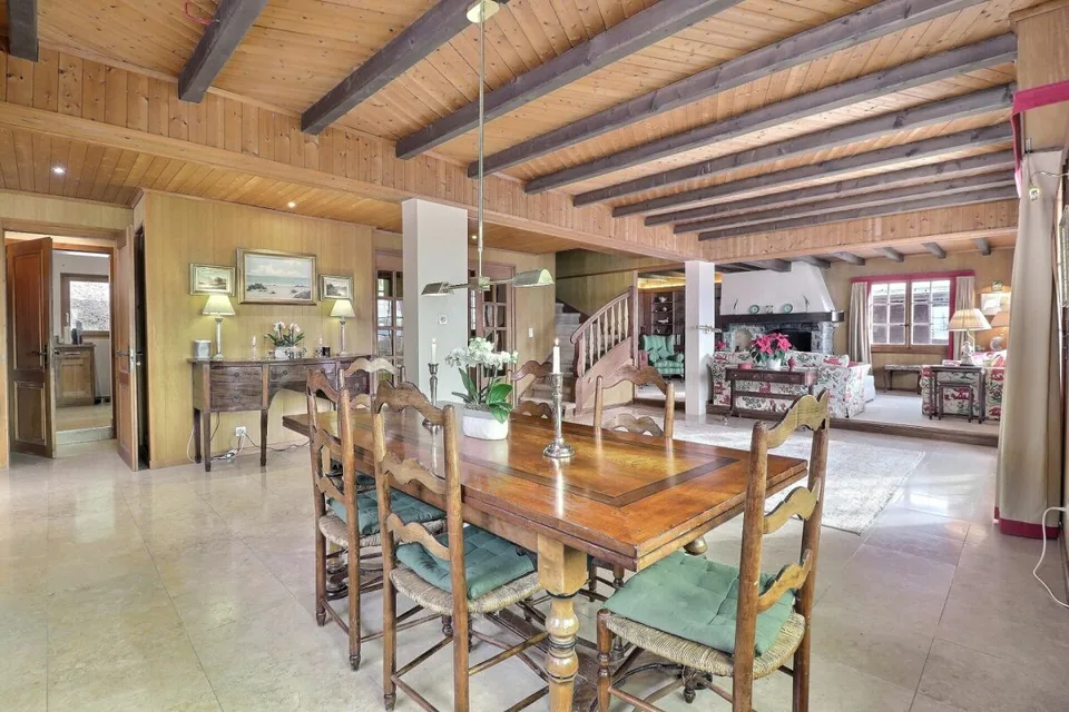 Chalet mit 3 Etagen im Domaine de la Résidence mit Panoramablick auf die Alpen.