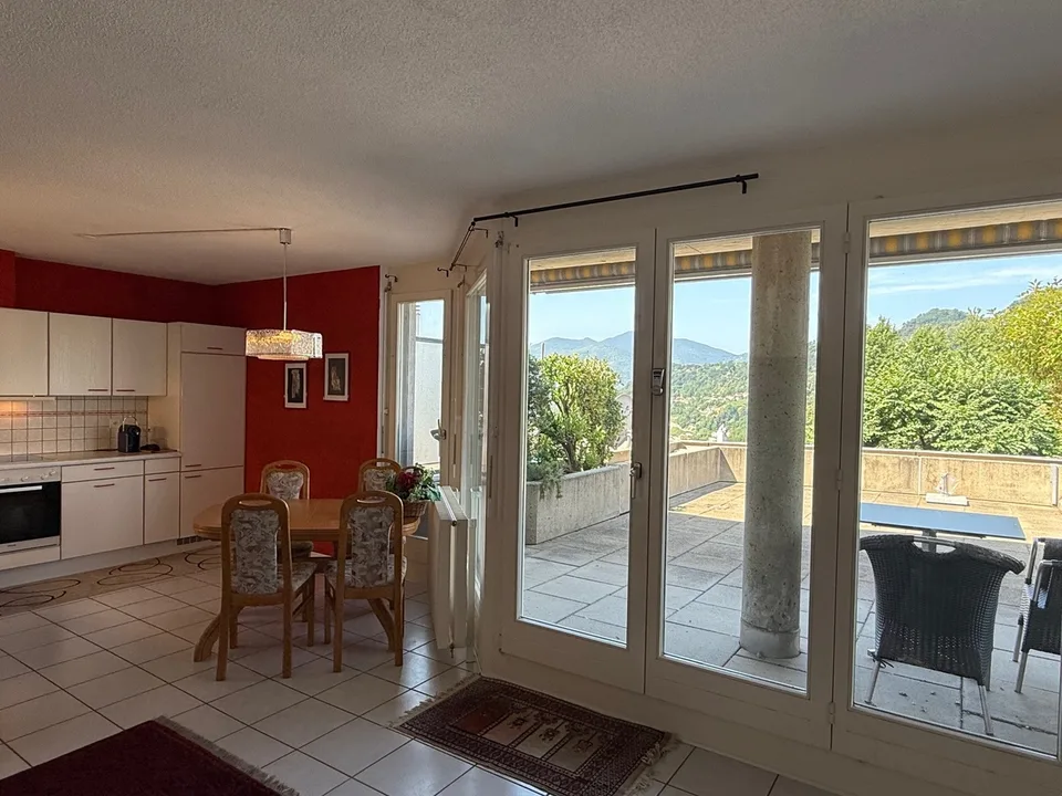 2.5 locali con AMPIA TERRAZZA - 2.5 Zimmer Wohnung mit GROSSER TERRASSE !!