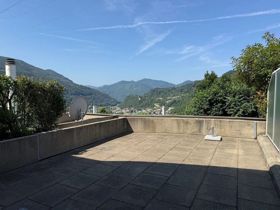 2.5 locali con AMPIA TERRAZZA - 2.5 Zimmer Wohnung mit GROSSER TERRASSE !!