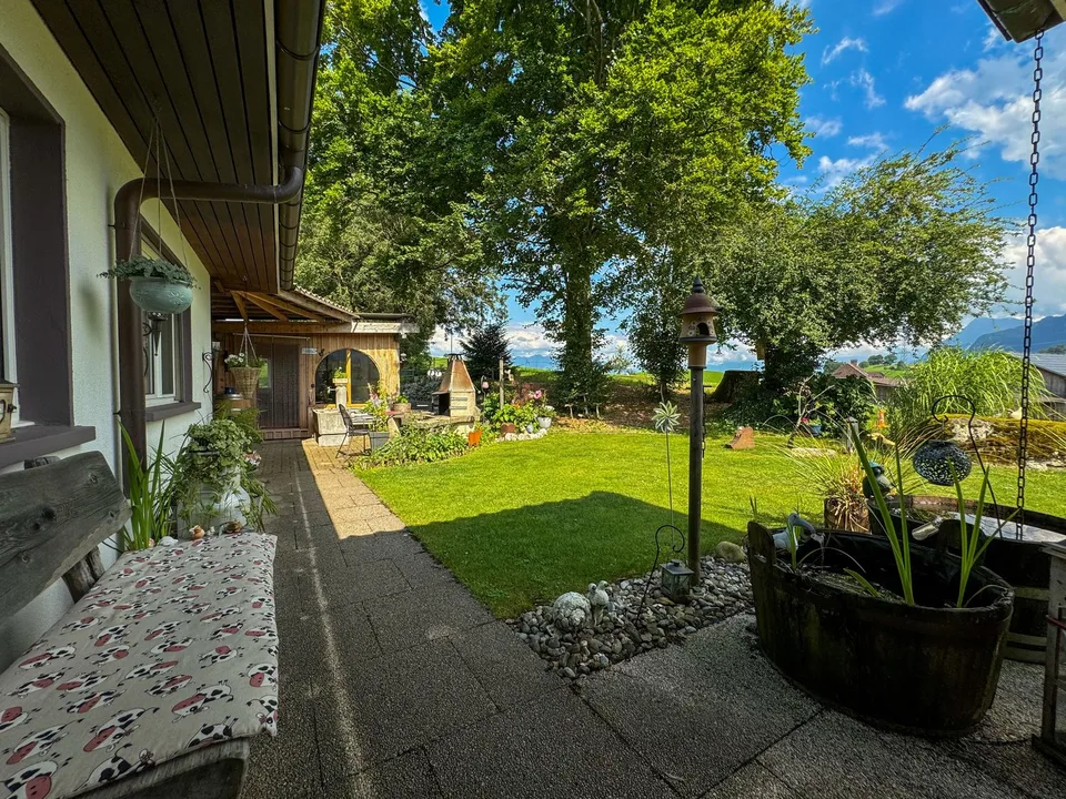 Zweifamilienhaus mit grossem Umschwung – Foto 9 von 20