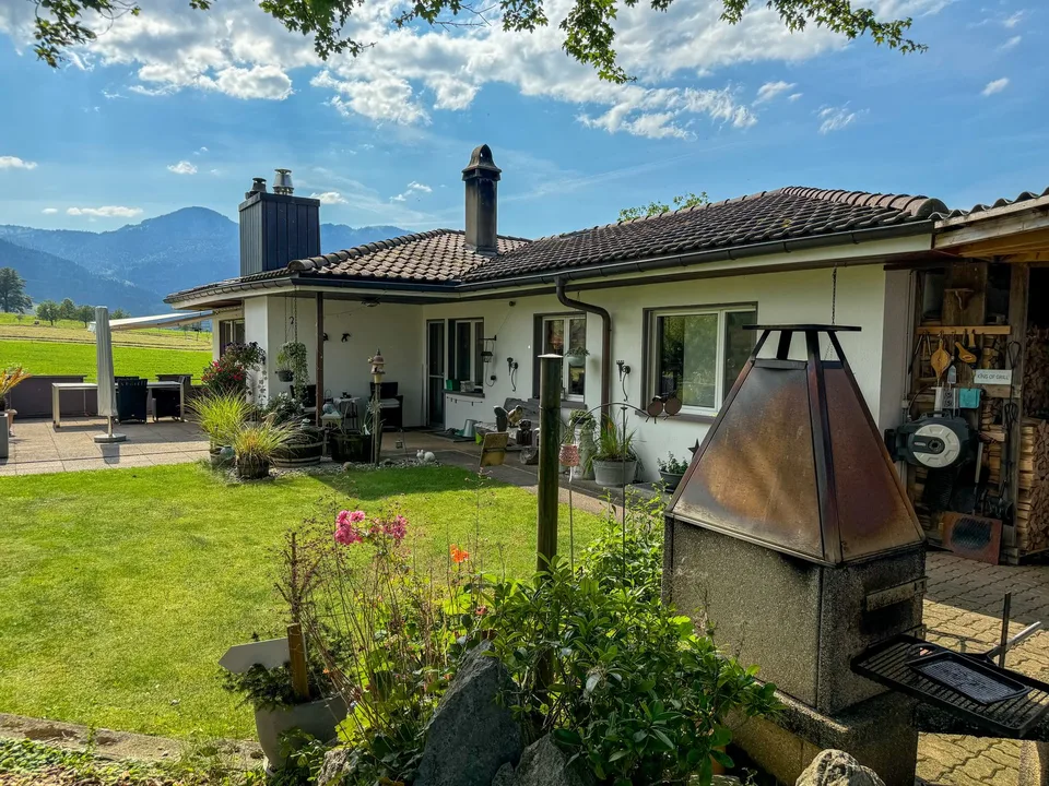 Zweifamilienhaus mit grossem Umschwung – Foto 7 von 20