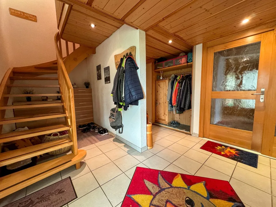 Zweifamilienhaus mit grossem Umschwung – Foto 12 von 20