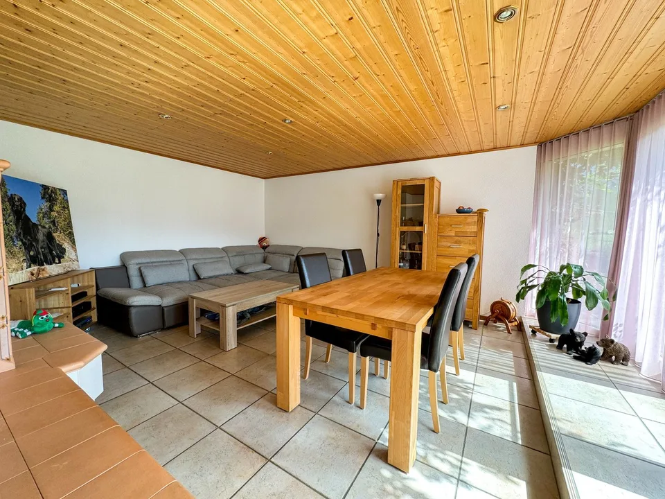 Zweifamilienhaus mit grossem Umschwung – Foto 13 von 20