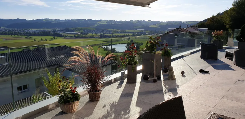 Godetevi la vista panoramica dalla terrazza spaziosa!