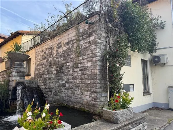 Maroggia: Palazzo a reddito