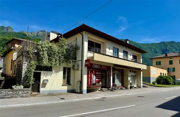 Maroggia: Palazzo a reddito