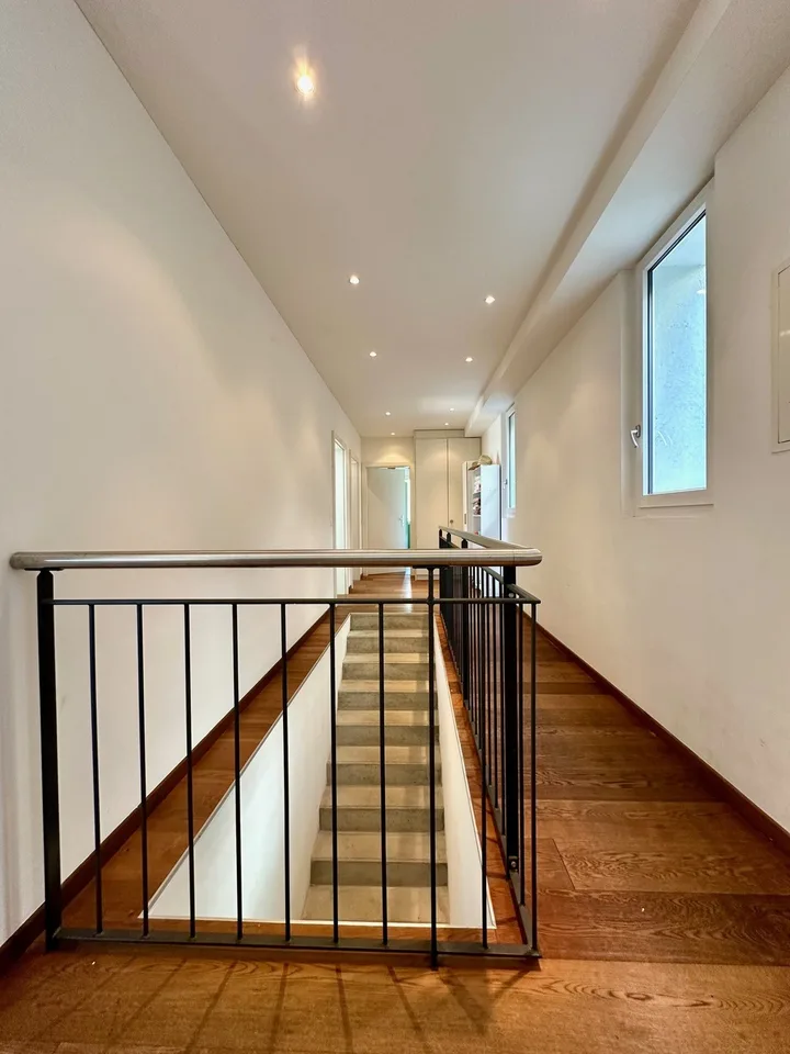 Exklusive 5.5-Zimmer-Duplexwohnung mit Panorama-Terrasse an Toplage – photo 7 sur 13