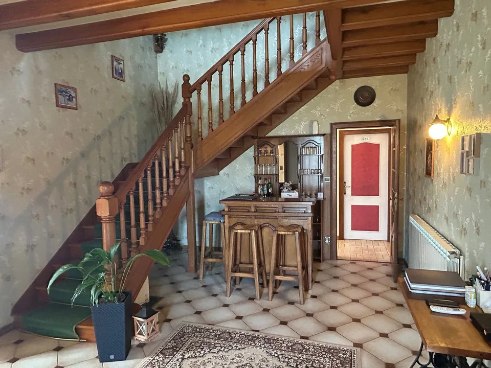 7.5-room country house with 1 ha of land in Monthureux-sur-Saône (FR) near Basel and Boncourt