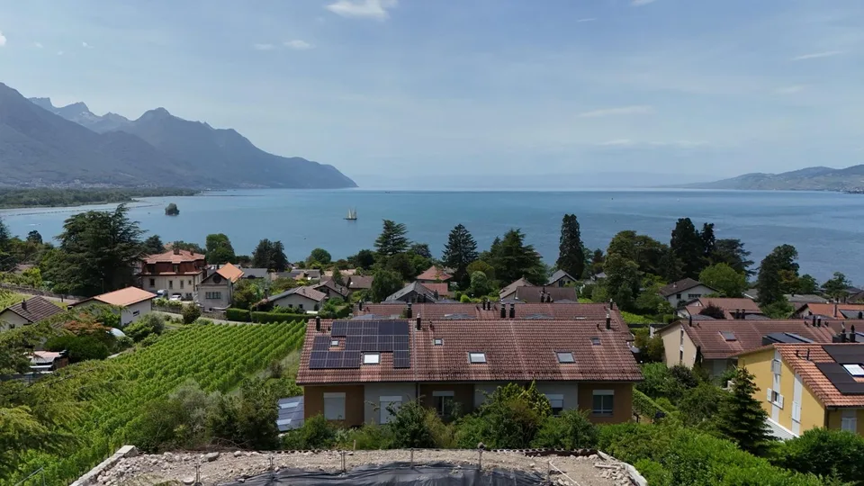 Maison en cours de construction - vue imprenable sur le lac !