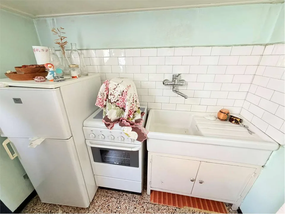 Unabhängiges Haus zur Renovierung in sonniger und ruhiger Lage