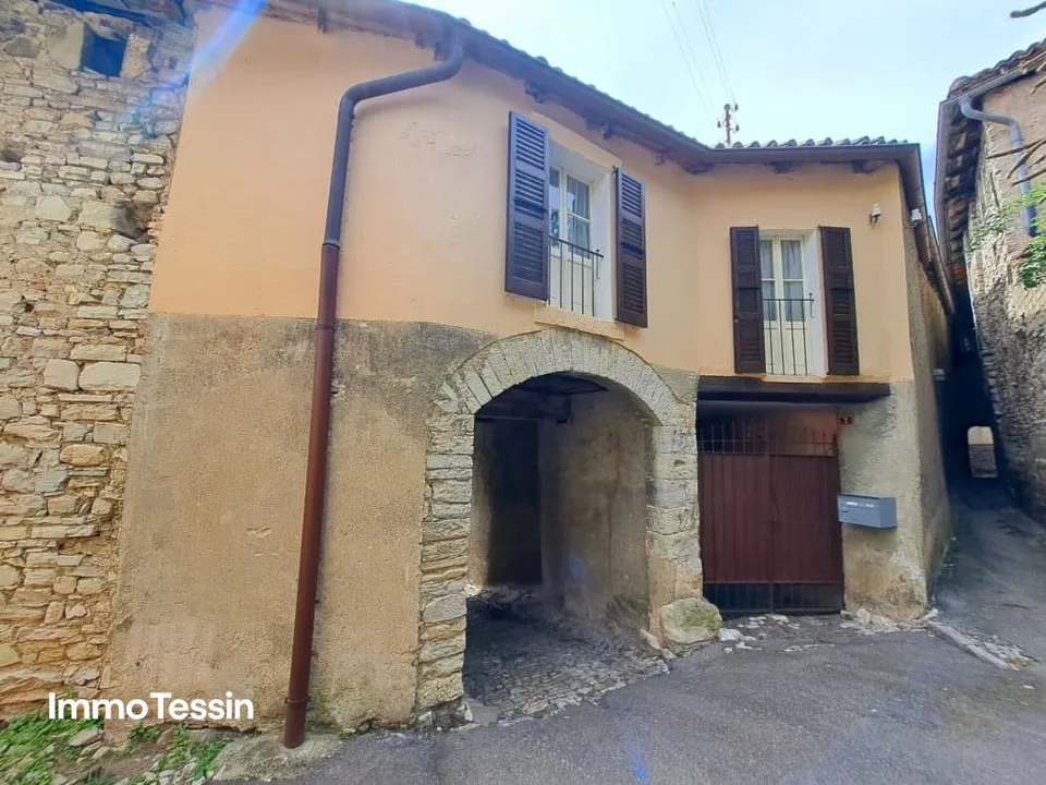 Charmantes Nucleo Tessinerhaus mit grossem Innenhof und Terrasse zu einem super Preis an beliebter Lage – Foto 6 von 13
