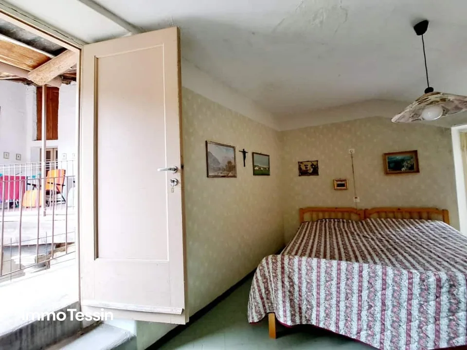 Charmantes Nucleo Tessinerhaus mit grossem Innenhof und Terrasse zu einem super Preis an beliebter Lage – Foto 12 von 13