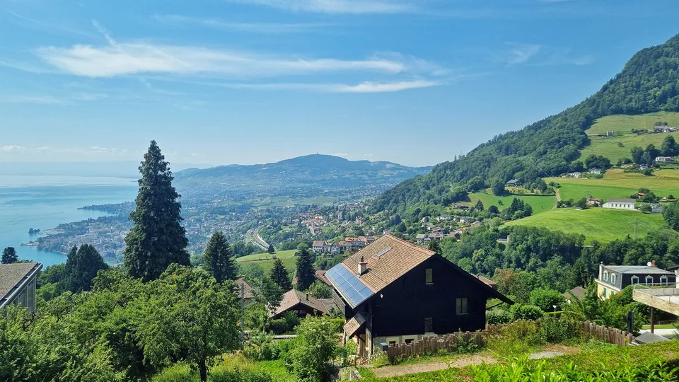 Villa mitoyenne 145 m2, belles terrasses, vue magnifique  !
