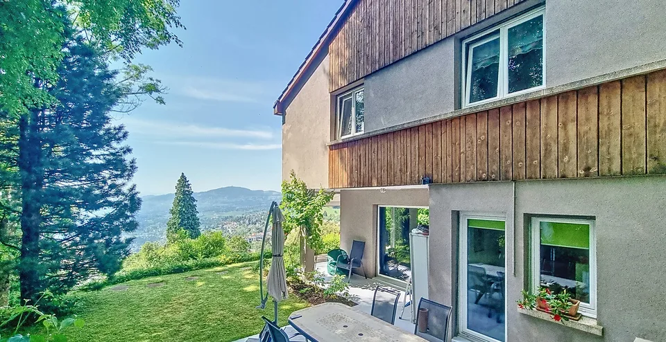 Villa mitoyenne 145 m2, belles terrasses, vue magnifique  !