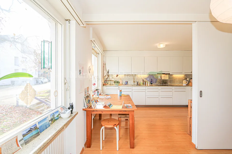 Morgen- & Abendsonne: Helle 2.5-Zimmer-Wohnung mit Hobbyraum