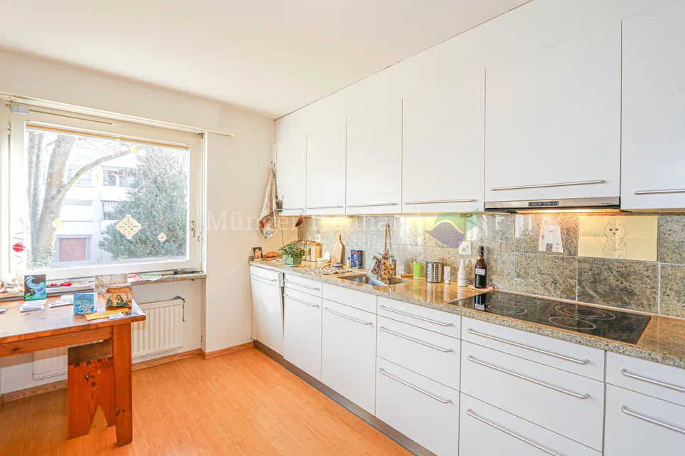 Morgen- & Abendsonne: Helle 2.5-Zimmer-Wohnung mit Hobbyraum