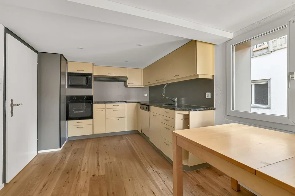 Edificio residenziale e commerciale attraente in posizione ideale – foto 7 di 13